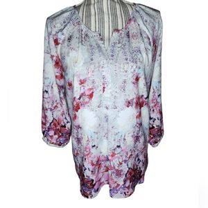 Violet Clair women's gray floral design 3/4 sleeves V-neck top size L